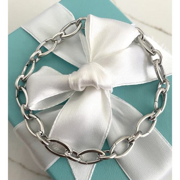 RARE Tiffany & Co. White Gold 750 Clasping Oval Link bracelet For Charms - Picture 6 of 8